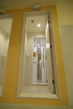 Capsule Hotel B&S Ecocube Shinsaibashi أوساكا 0*,  اليابان